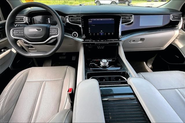 Used 2022 Jeep Wagoneer Series I w/ Convenience Group I AWD/4WD image 7