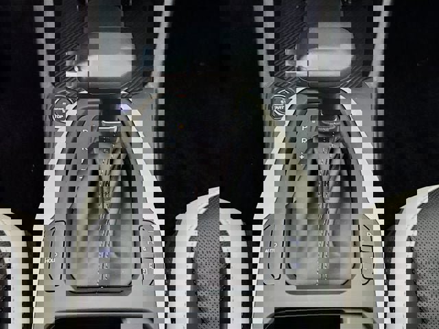 New 2025 Kia K4 GT-Line Turbo image 17