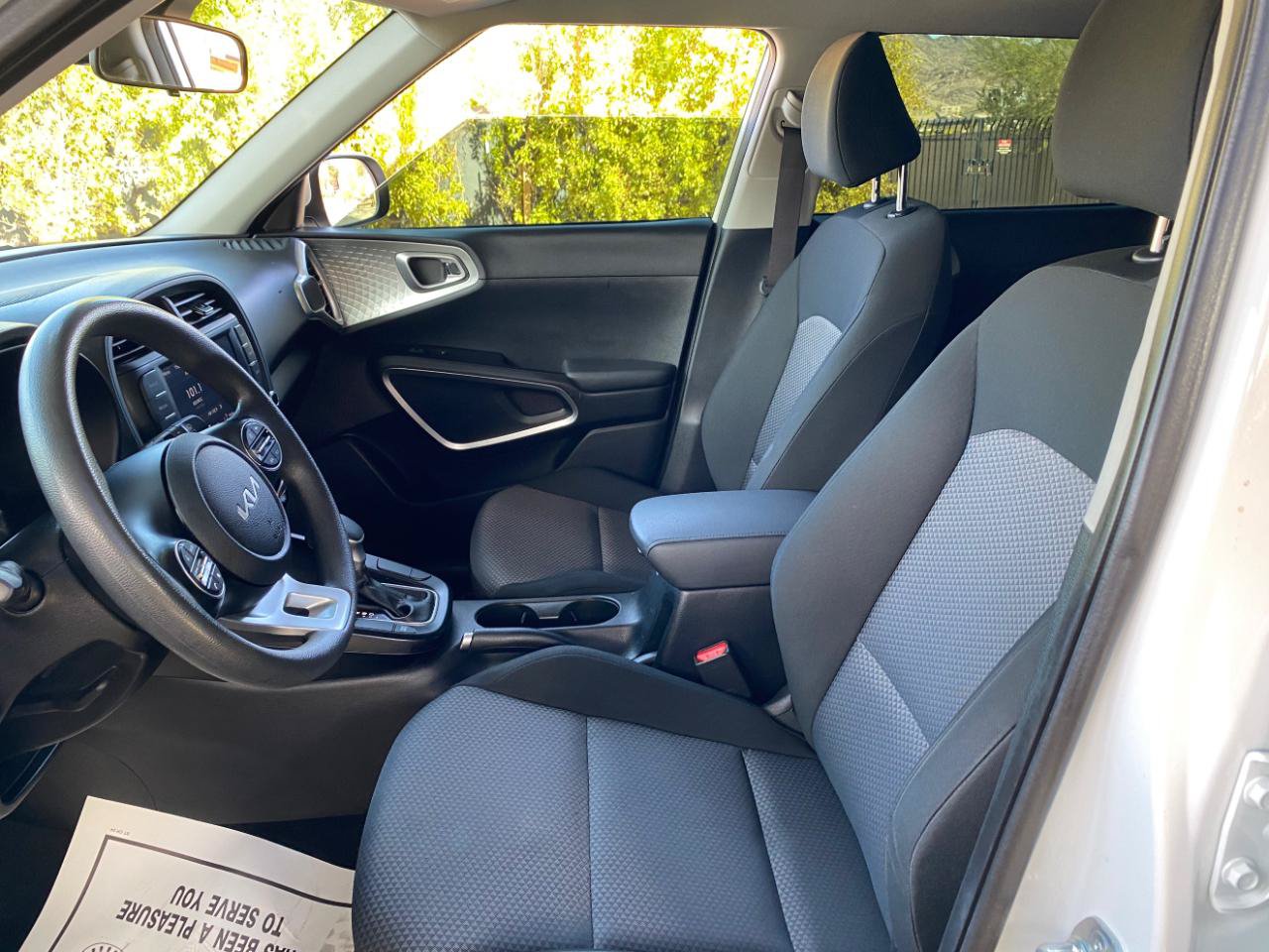 Used 2025 Kia Soul LX w/ LX Technology Package FWD image 31