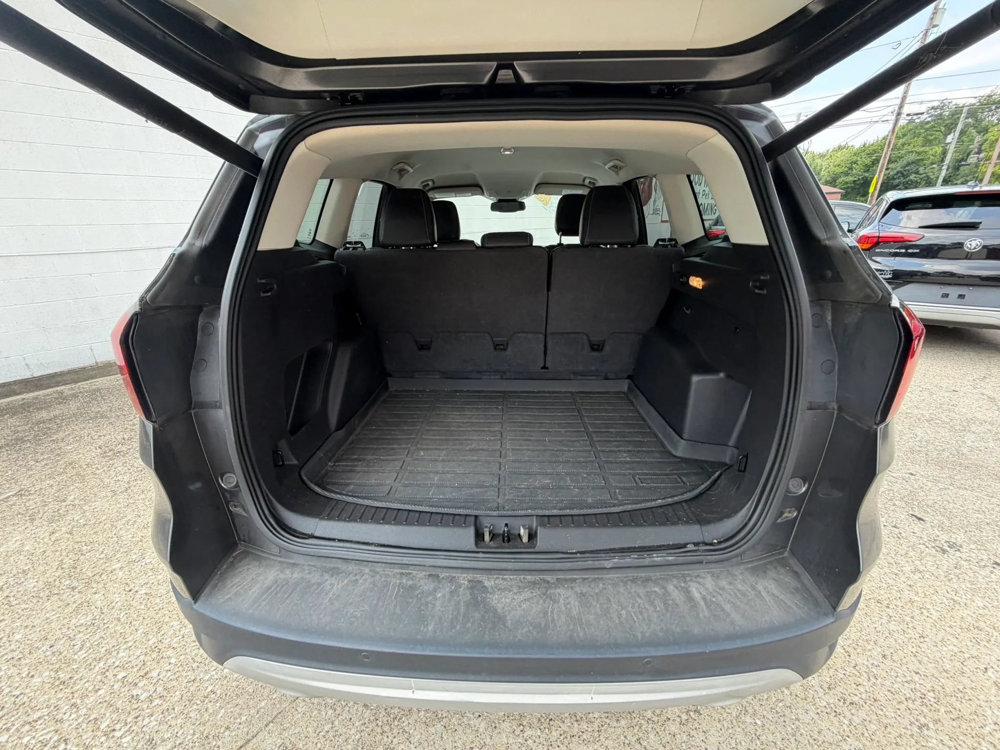 Used 2019 Ford Escape SEL AWD/4WD image 29