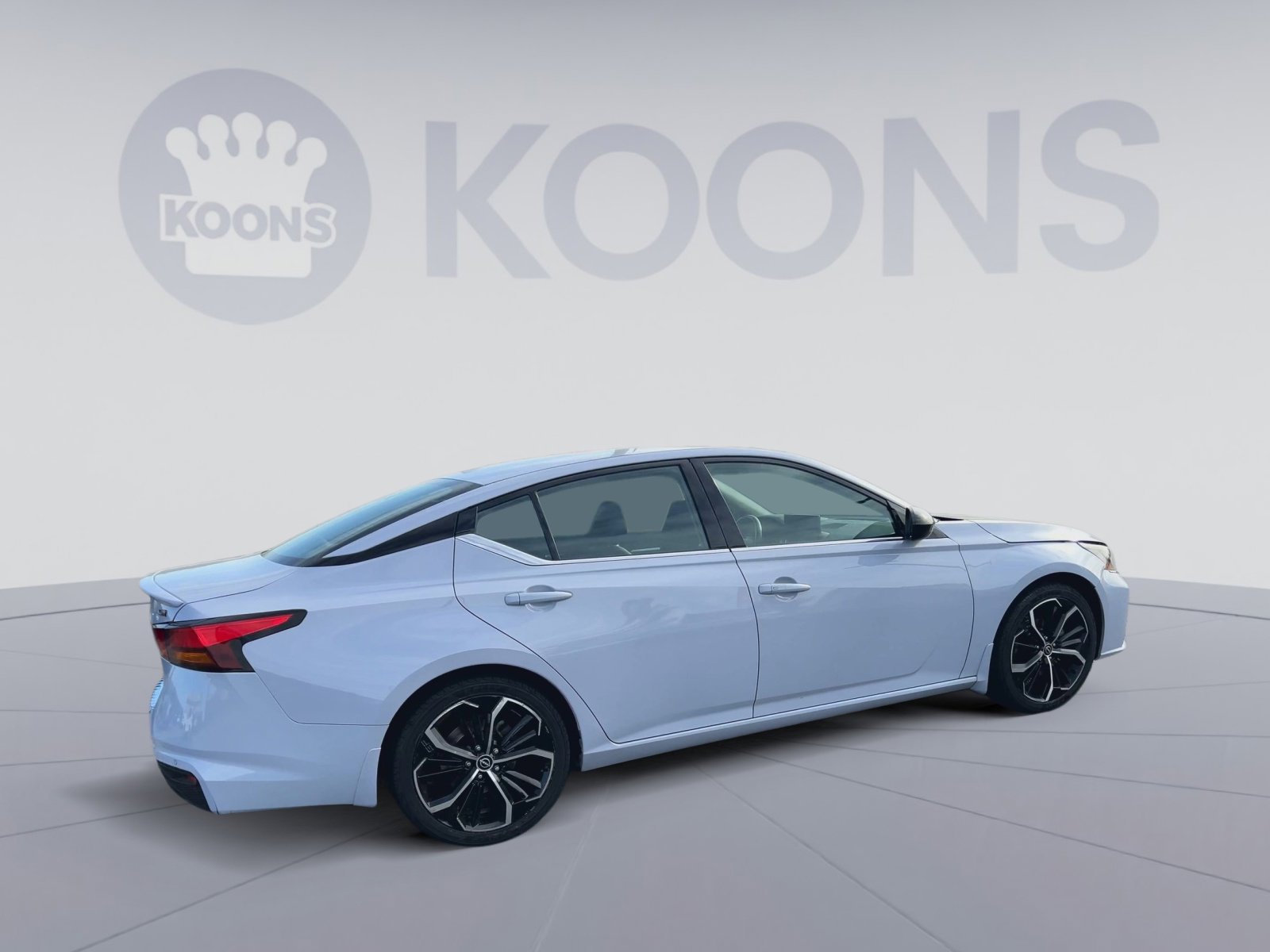 Used 2023 Nissan Altima 2.5 SR w/ SR Premium Package FWD image 12