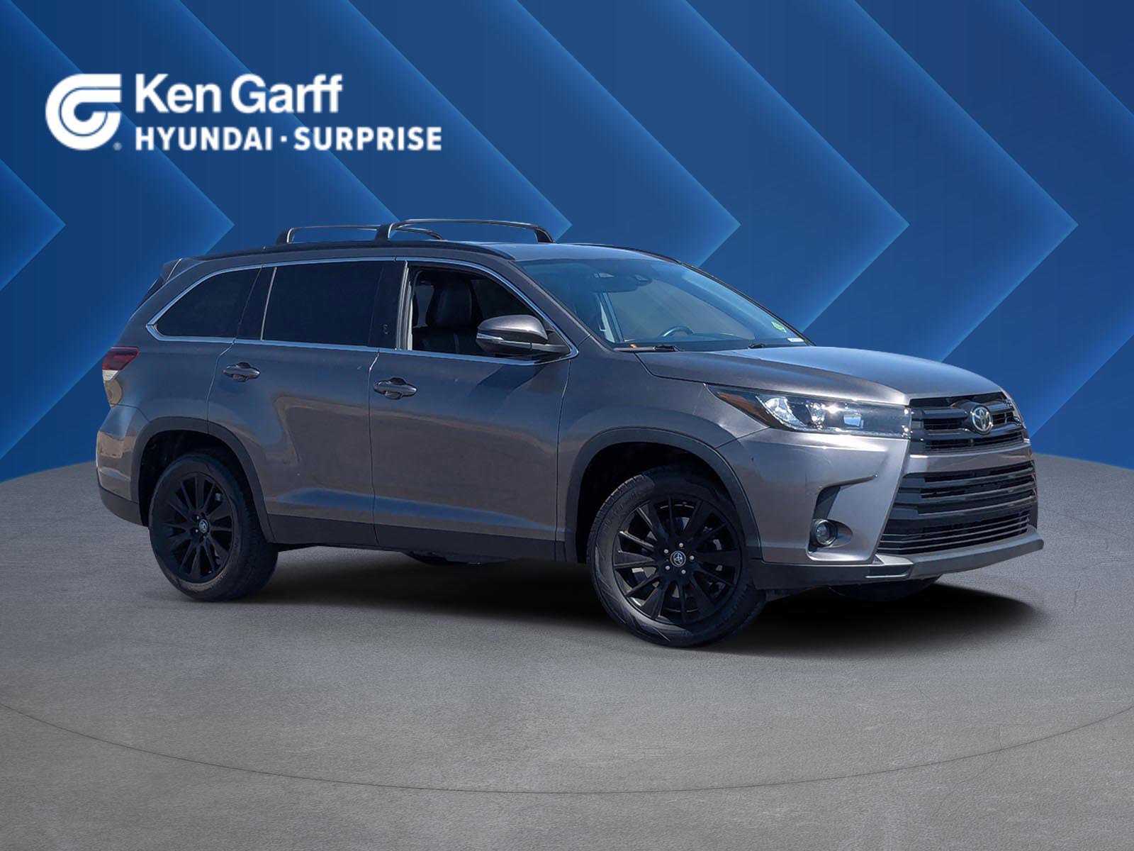 Used 2019 Toyota Highlander SE FWD image 1