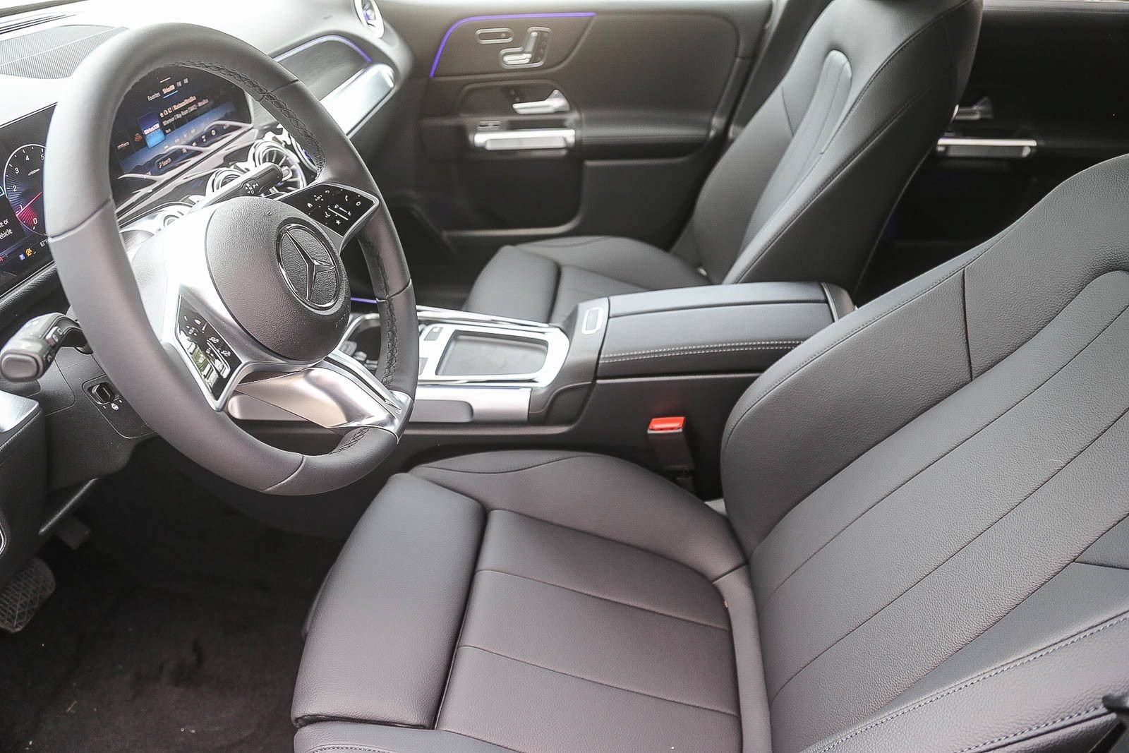 New 2026 Mercedes-Benz GLB 250 4MATIC image 18