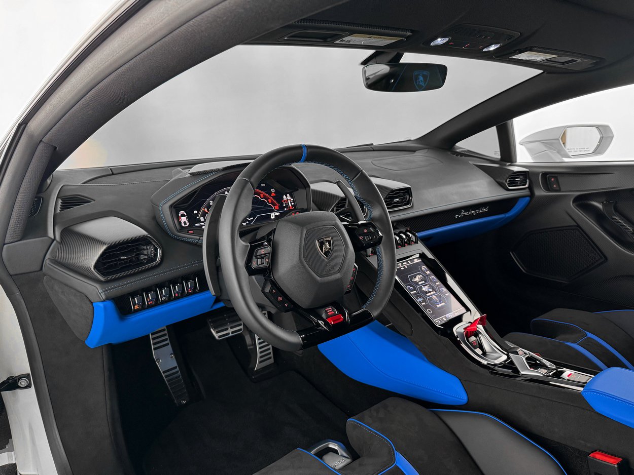 Used 2023 Lamborghini Huracan Tecnica RWD image 17