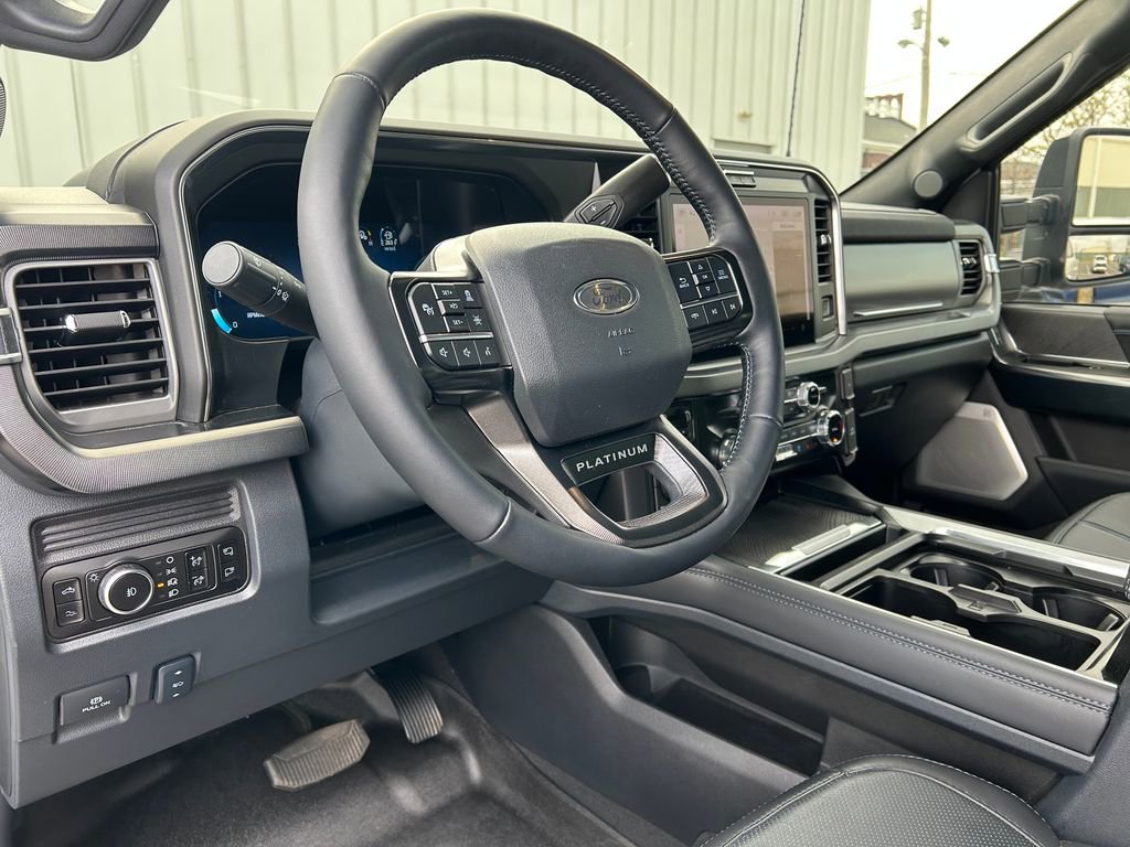 Used 2025 Ford F350 Platinum image 15