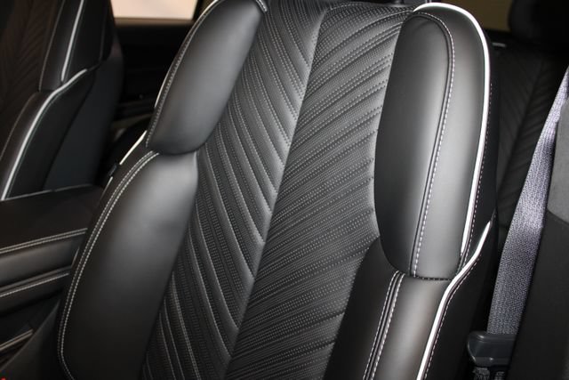 Used 2026 Cadillac Vistiq Platinum w/ LPO, Floor Liner Package AWD/4WD image 11
