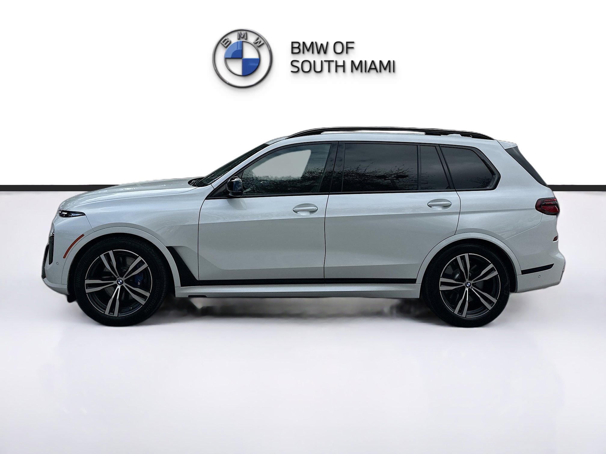 Used 2025 BMW X7 M60i image 4