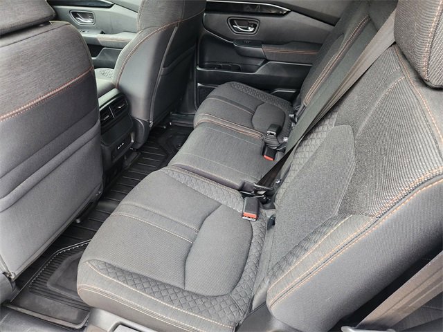 Used 2025 Honda Pilot Sport image 30