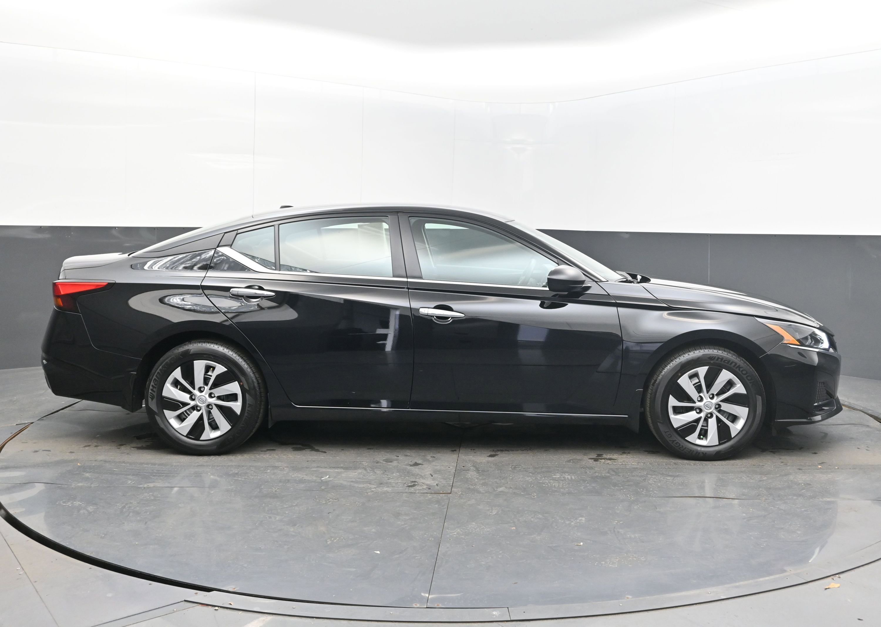 Certified 2025 Nissan Altima 2.5 S image 8