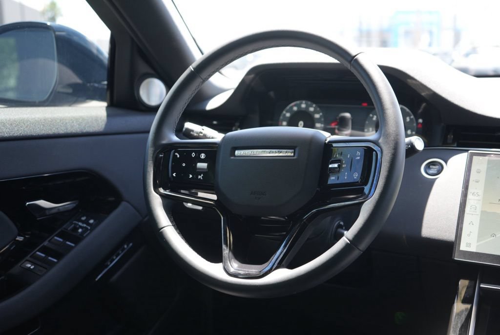 Used 2024 Land Rover Range Rover Evoque Dynamic SE AWD/4WD image 7