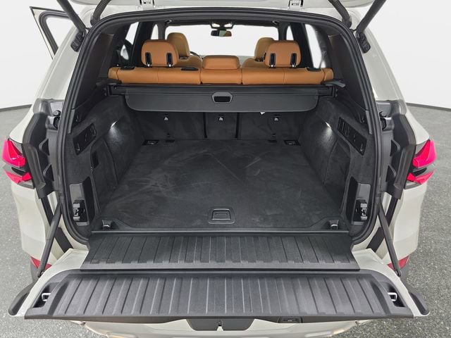 Certified 2024 BMW X5 xDrive40i w/ Premium Package AWD/4WD image 32