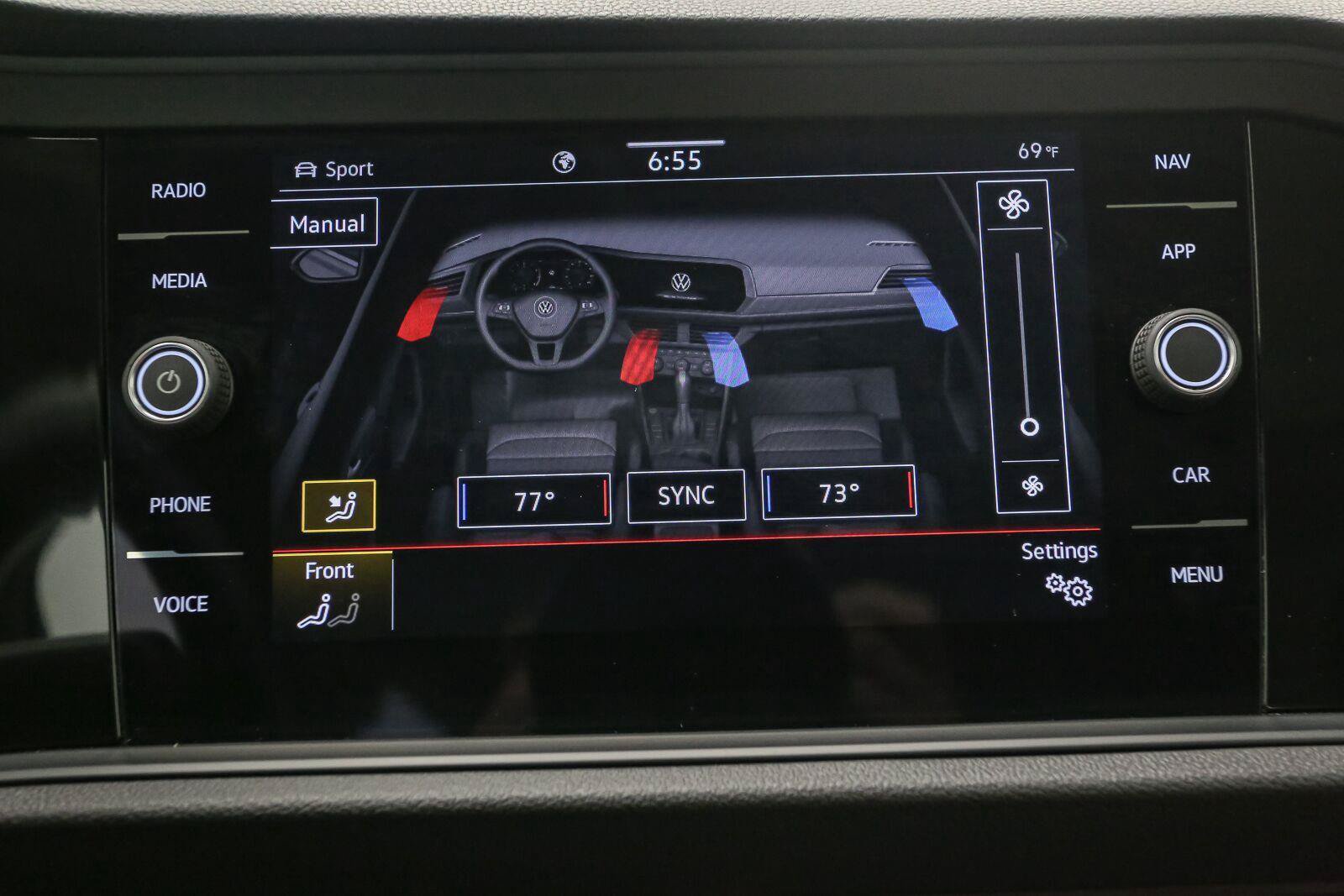Certified 2023 Volkswagen Jetta SEL FWD image 30