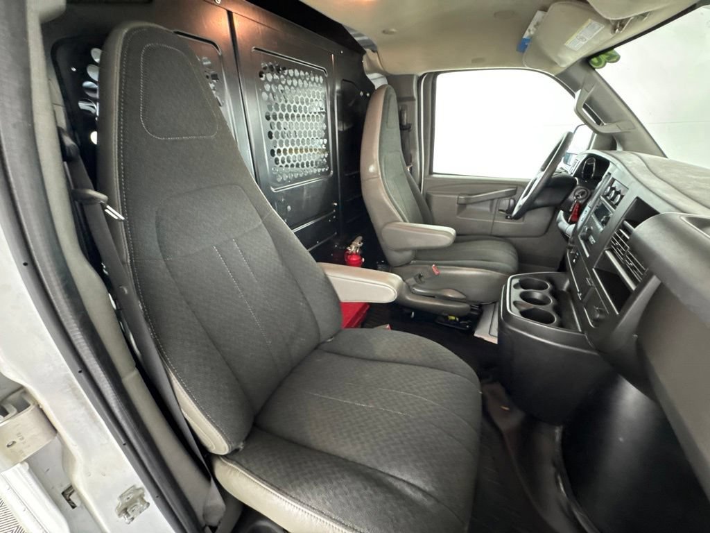 Used 2020 GMC Savana 2500 w/ Driver Convenience Package RWD image 31