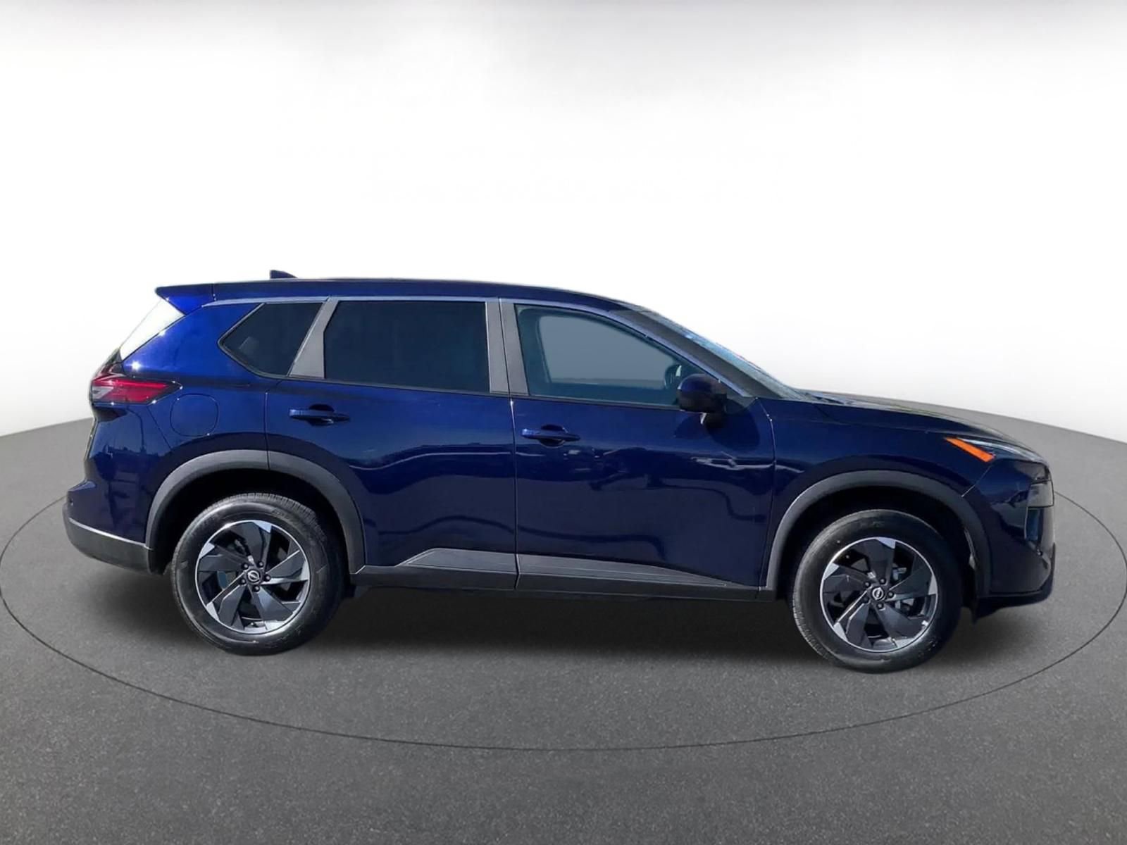 Used 2024 Nissan Rogue SV image 16