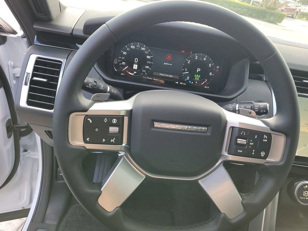 New 2025 Land Rover Discovery S image 29