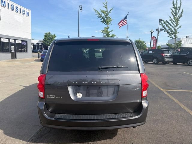 Used 2017 Dodge Grand Caravan SE FWD image 4