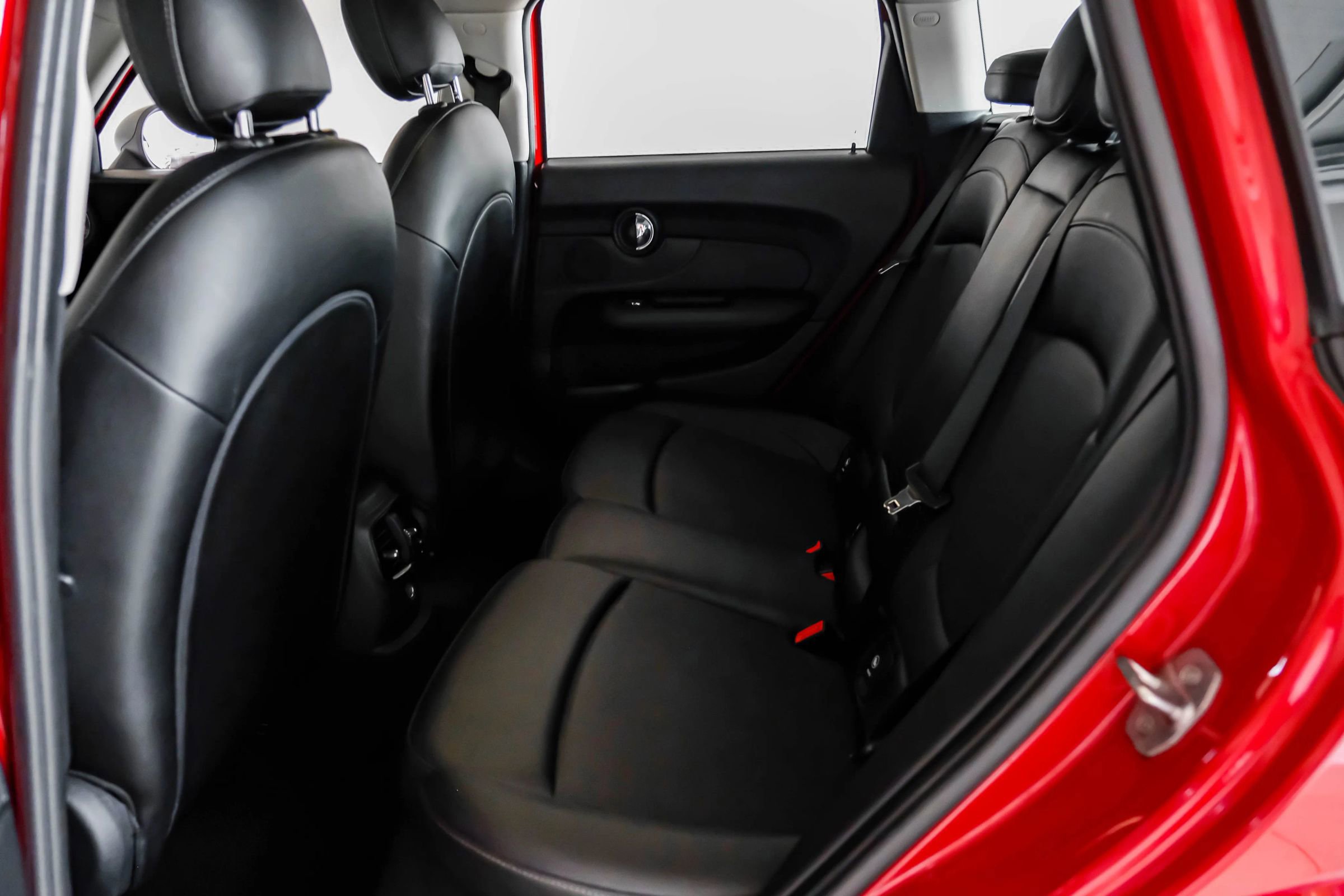 Used 2017 MINI Cooper Clubman ALL4 image 39