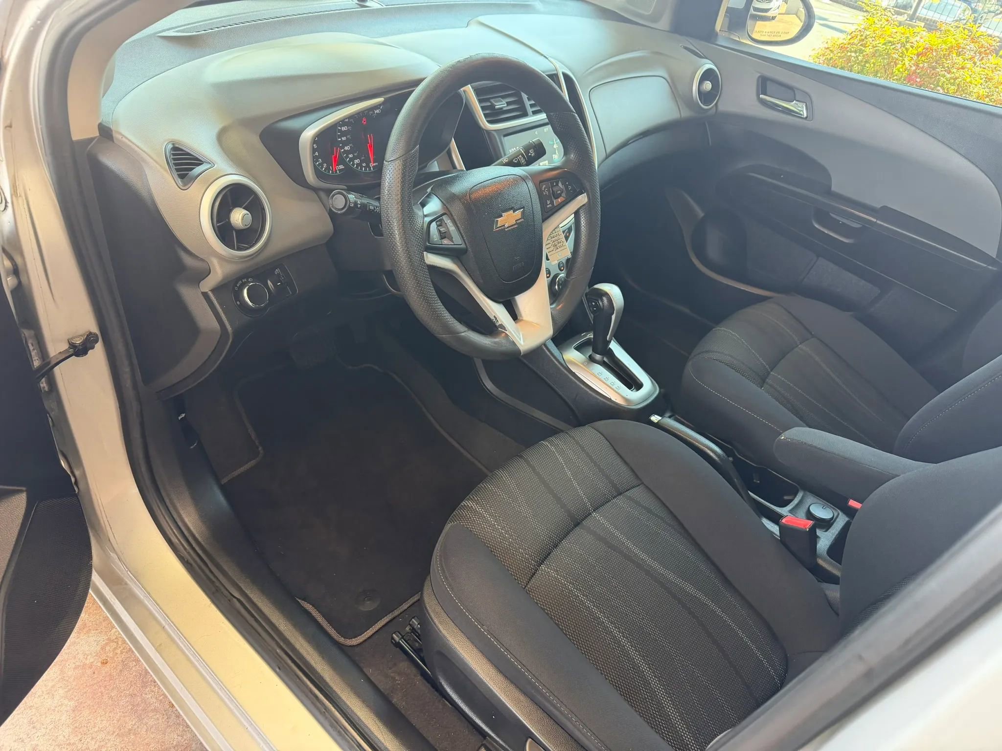 Used 2017 Chevrolet Sonic LT FWD image 7