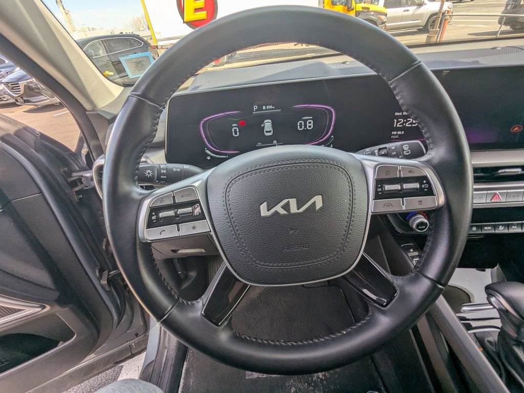Used 2025 Kia Telluride S image 17