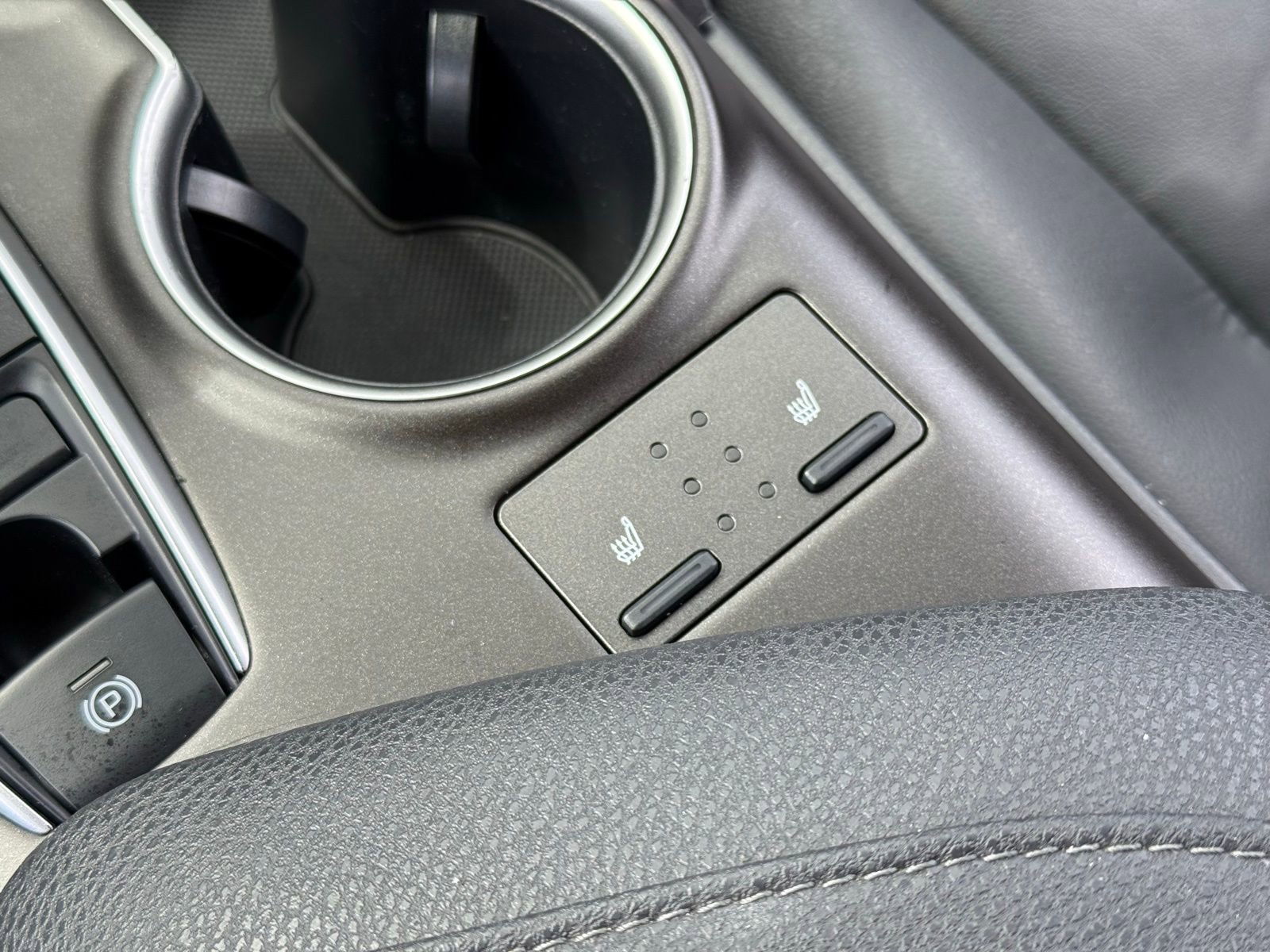 Used 2024 Toyota Camry XLE image 31