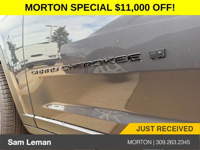 New 2025 Jeep Grand Cherokee L Limited w/ Black Appearance Package image 11