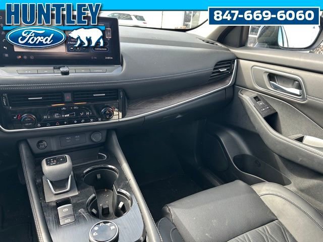 Used 2024 Nissan Rogue Platinum w/ Platinum Premium Package AWD/4WD image 17