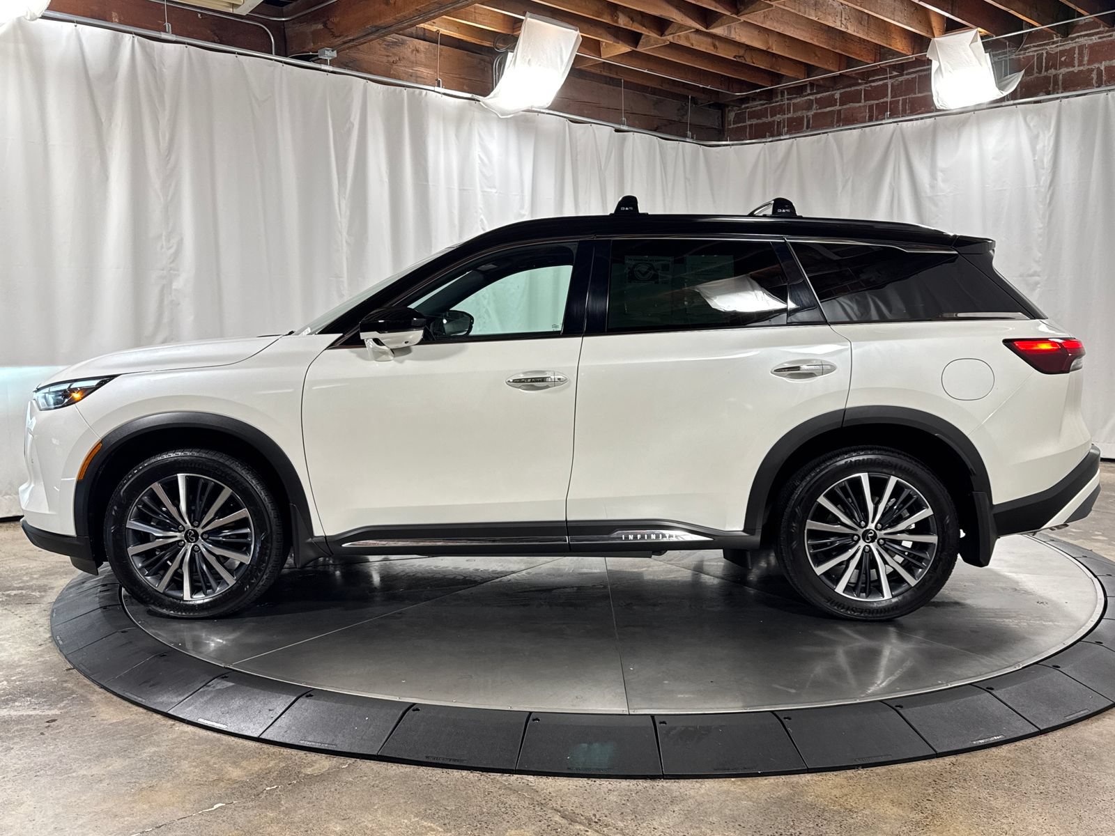 Certified 2025 INFINITI QX60 Autograph w/ Lighting Package (N94) AWD/4WD image 8
