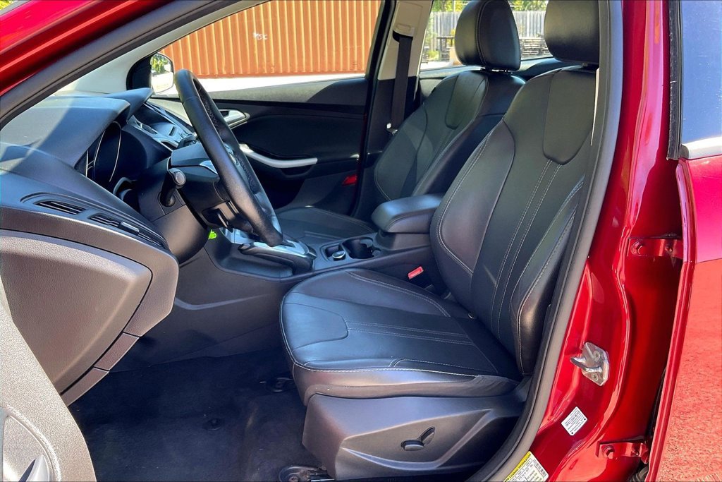 Used 2013 Ford Focus SE FWD image 23