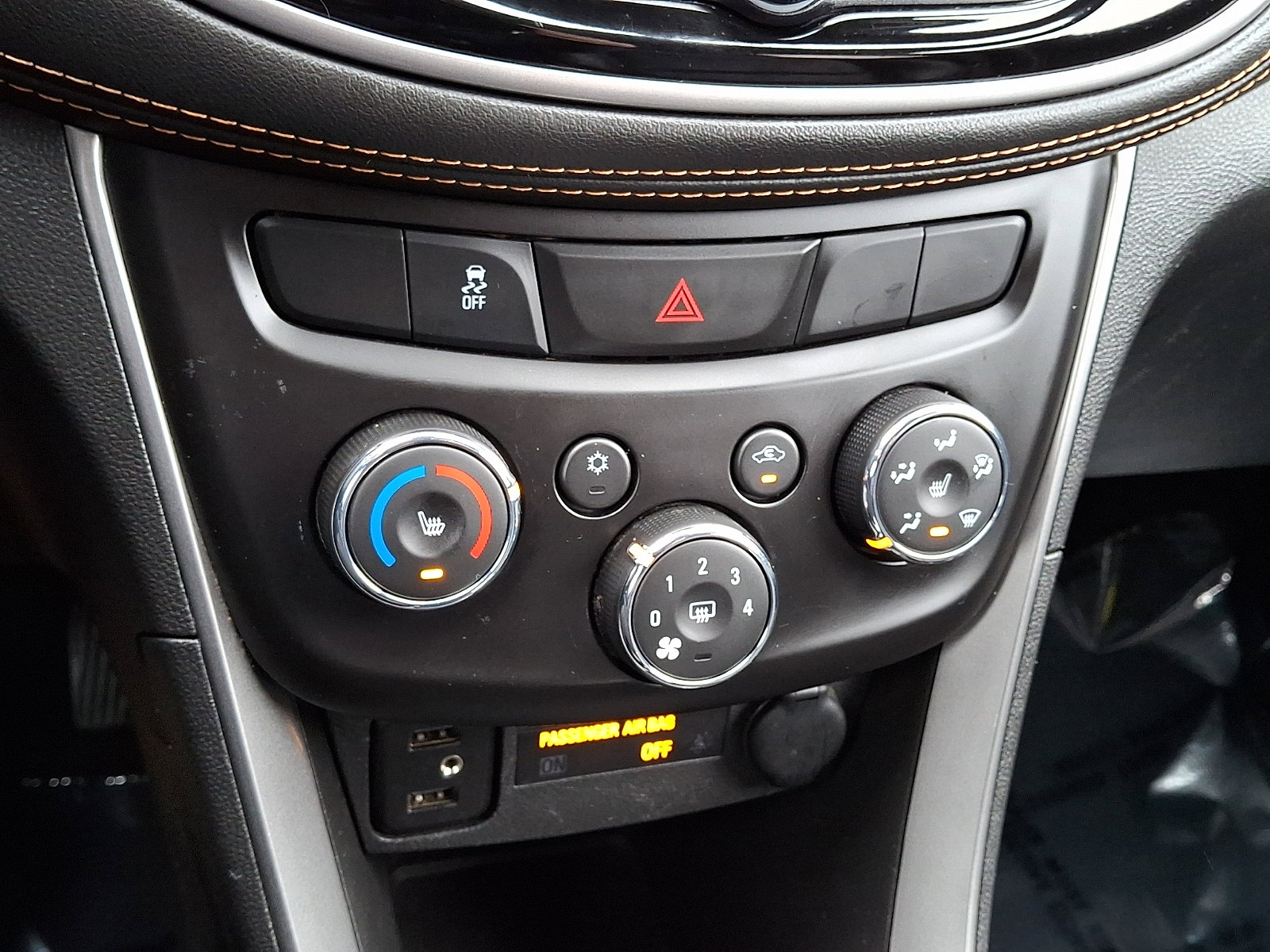 Used 2021 Chevrolet Trax LT w/ Redline Edition image 15