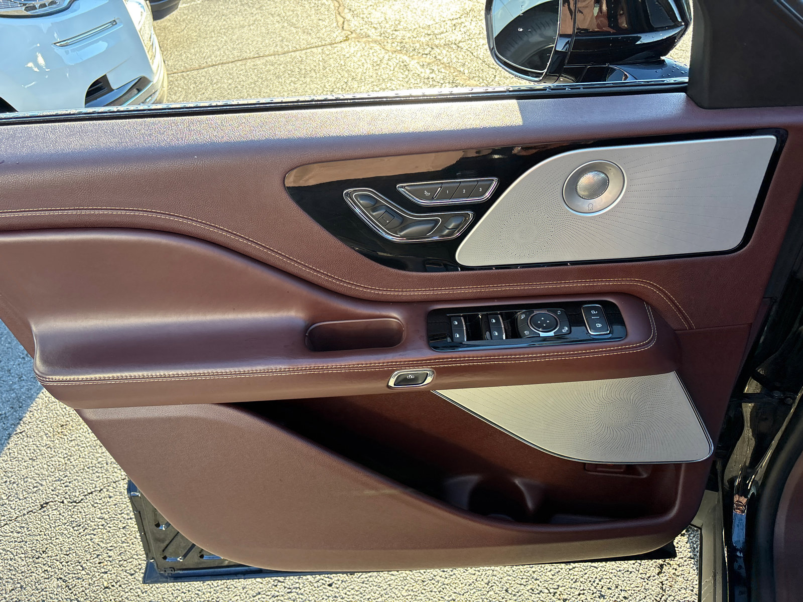 Certified 2023 Lincoln Aviator Black Label w/ Dynamic Handling Package image 11