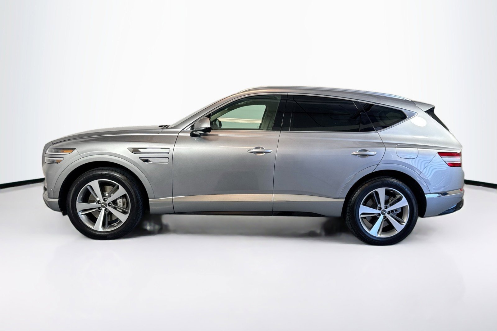 Used 2023 Genesis GV80 3.5T w/ Cargo Package image 8