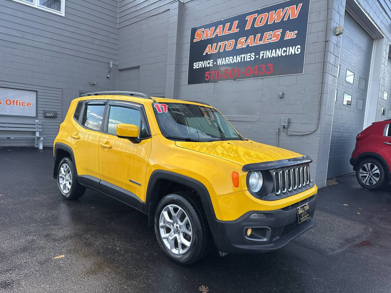 Used 2017 Jeep Renegade Latitude image 1
