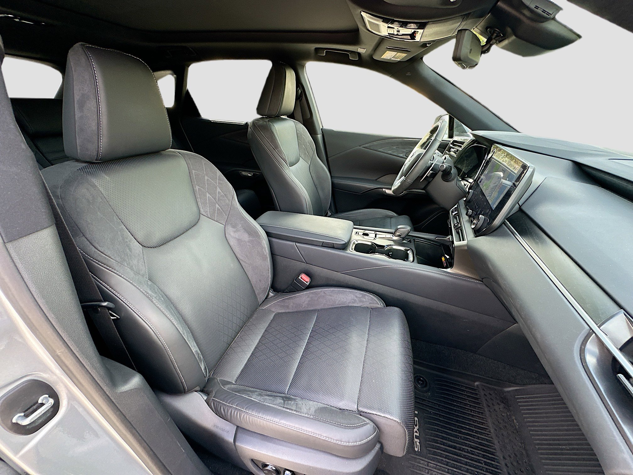 Used 2024 Lexus RX 350 w/ Luxury Package image 32