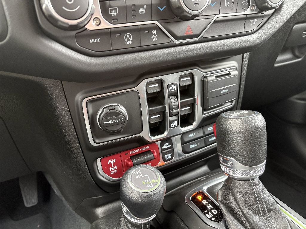 Used 2025 Jeep Wrangler Unlimited Rubicon w/ Steel Bumper Group image 26