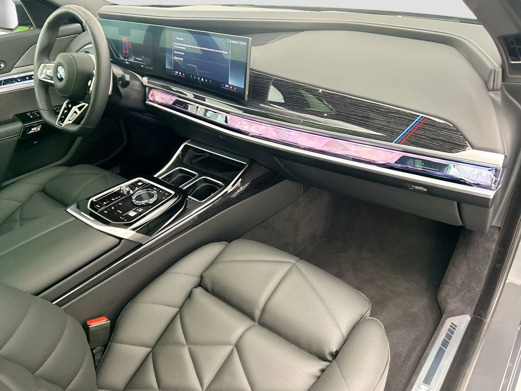 Used 2026 BMW 740i w/ Premium Package RWD image 16