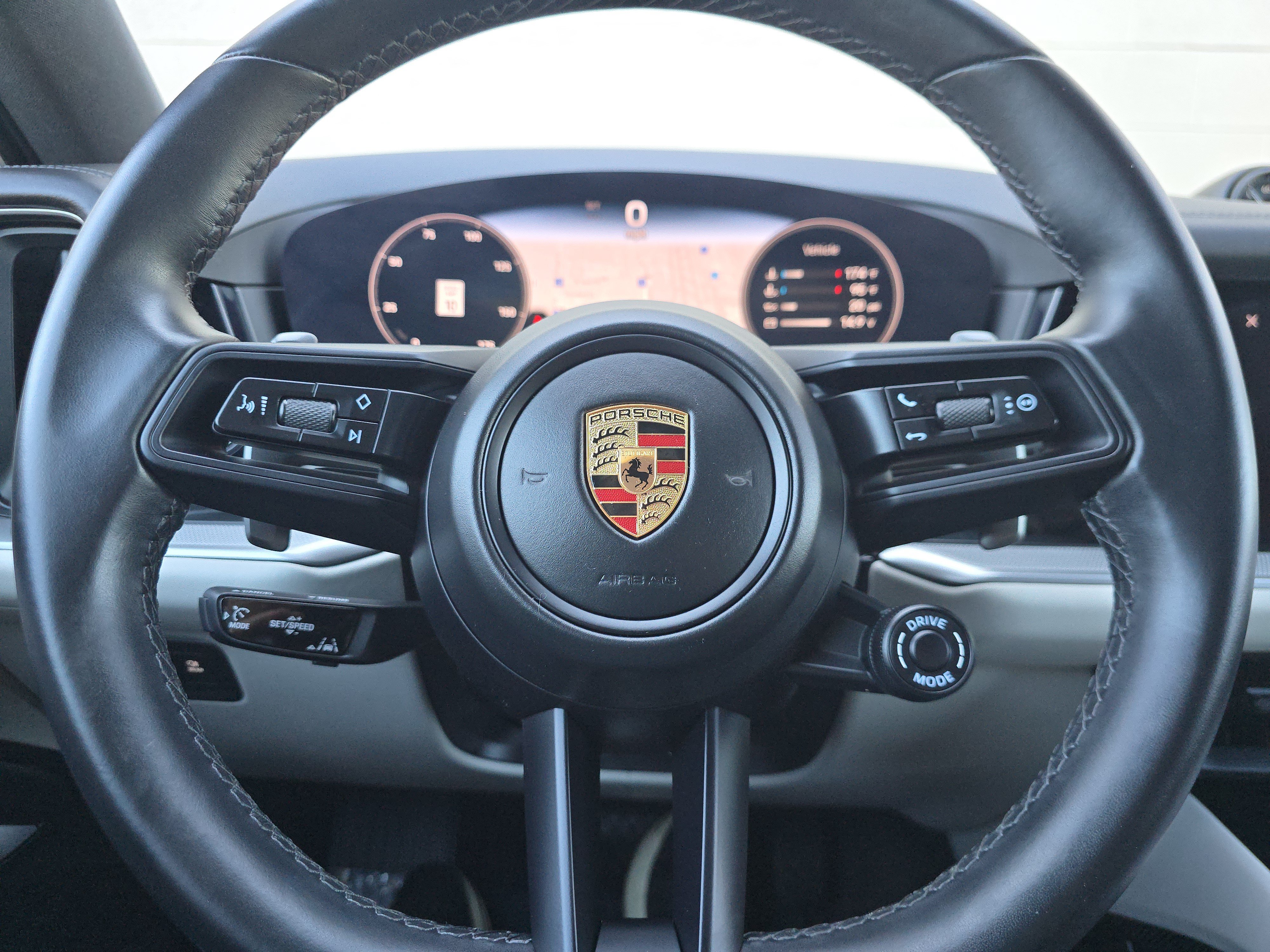 Certified 2024 Porsche Cayenne Coupe AWD/4WD image 23