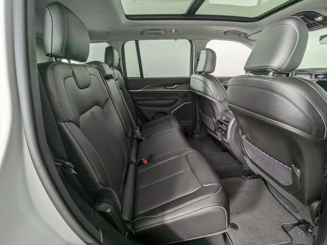 Used 2024 Jeep Grand Cherokee Limited 4xe w/ Luxury Tech Group II image 8