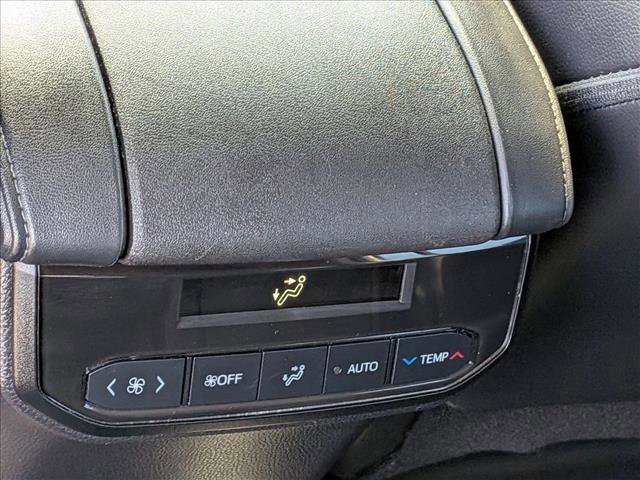 Used 2022 Toyota Highlander XLE FWD image 16