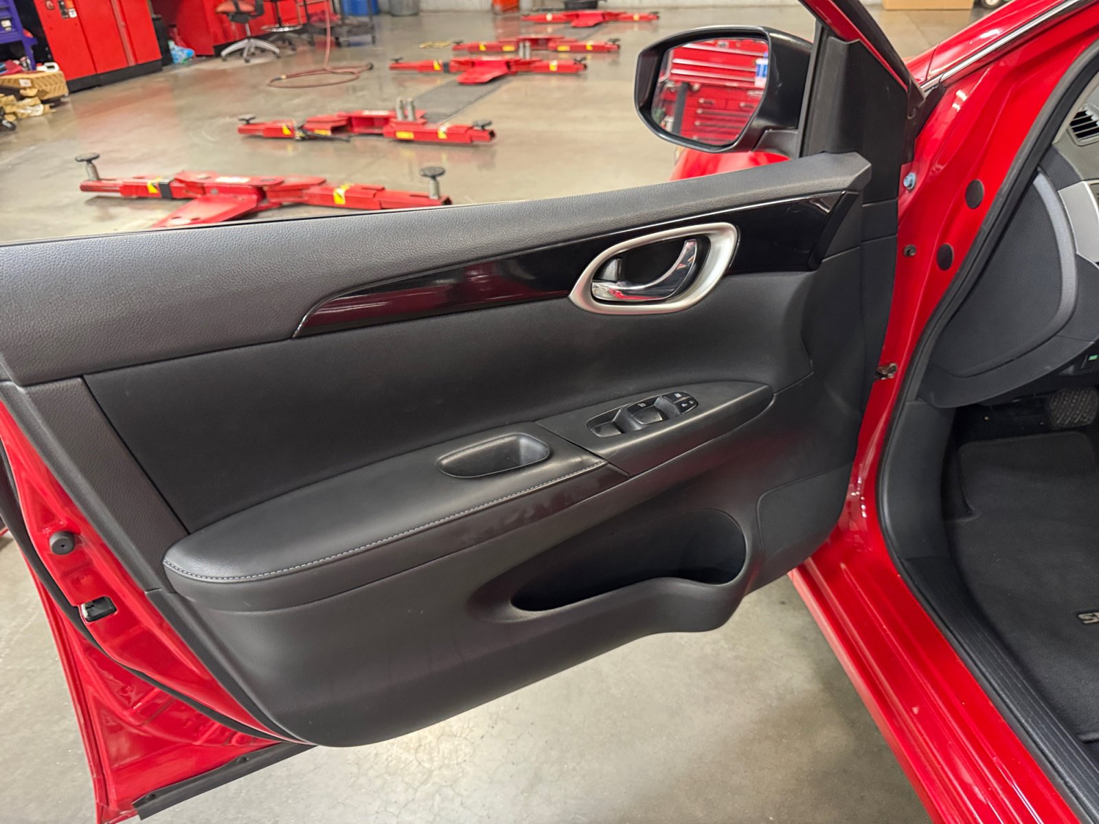 Used 2019 Nissan Sentra SV FWD image 13