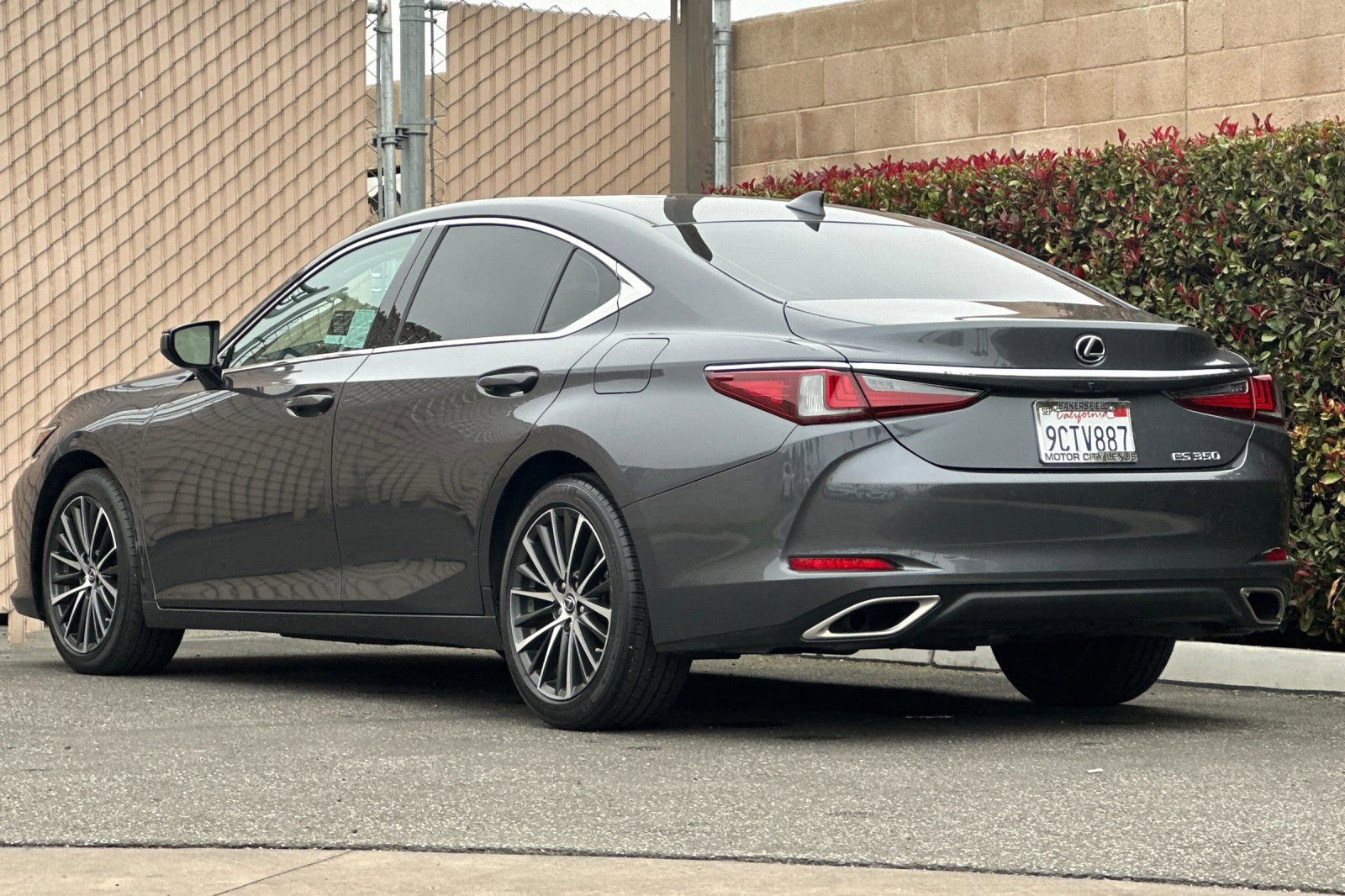 Certified 2022 Lexus ES 350 w/ Premium Package image 6