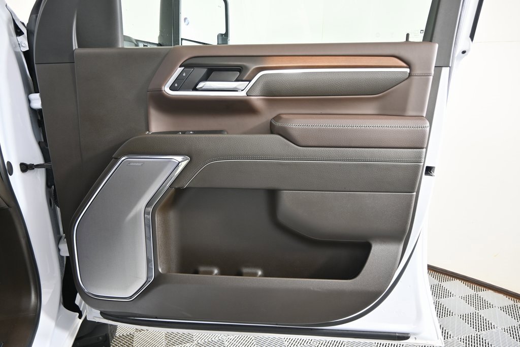 Used 2025 GMC Sierra 3500 Denali w/ Denali Reserve Package image 13