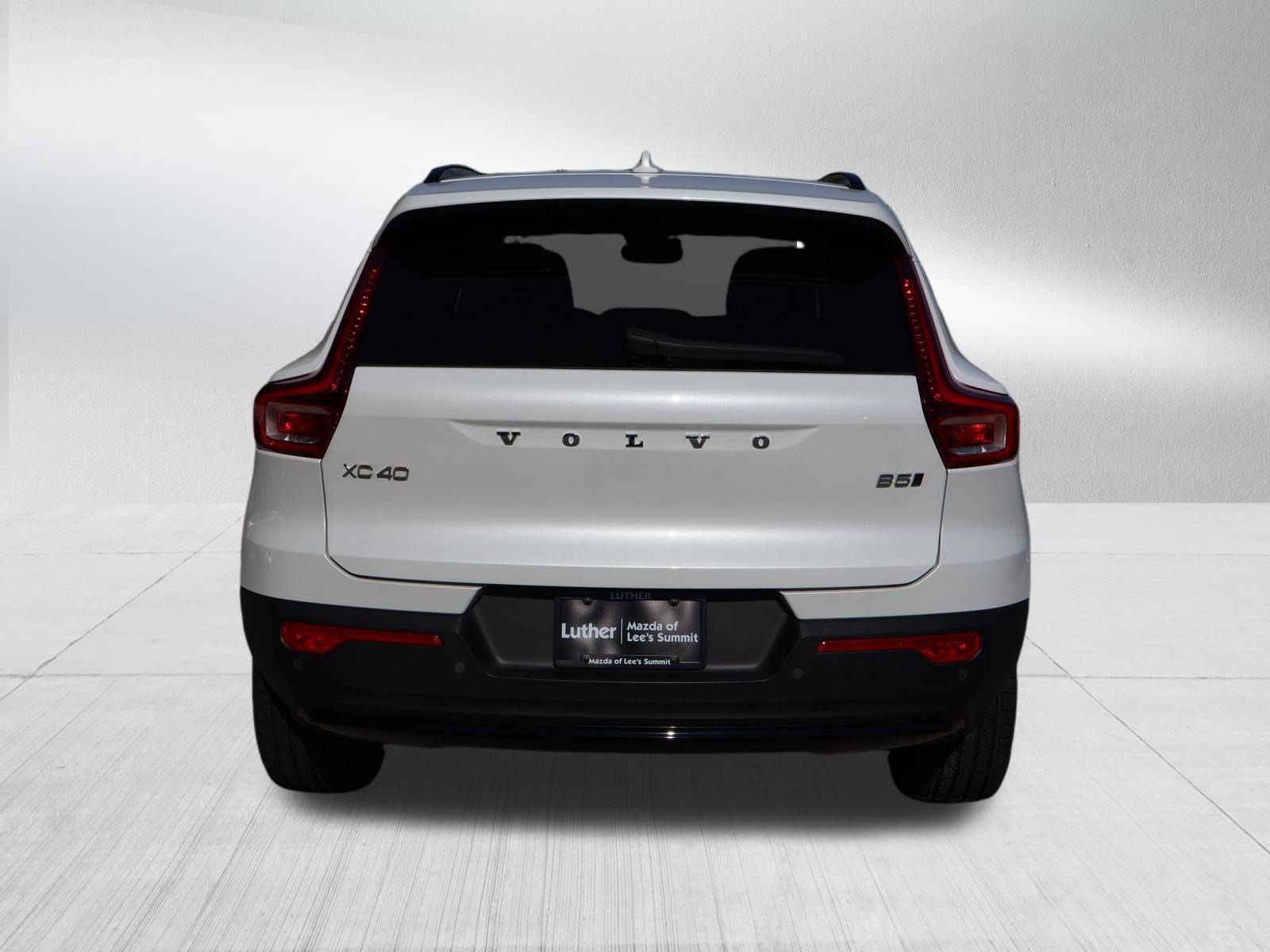 Used 2024 Volvo XC40 B5 Plus w/ Protection Package Premier AWD/4WD image 5