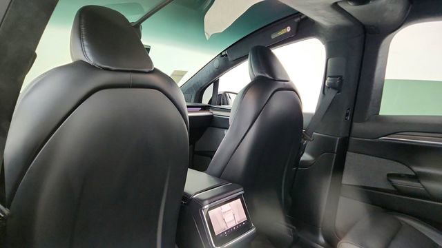 Used 2022 Tesla Model X image 33