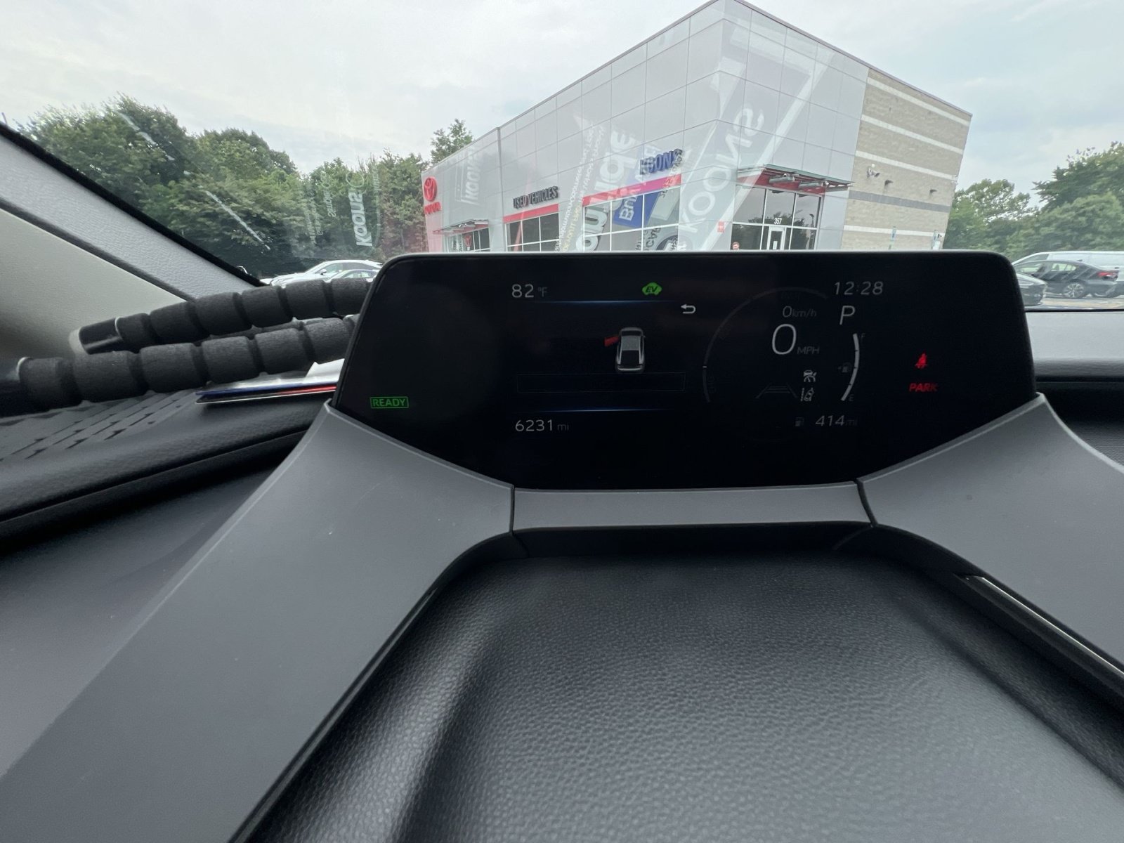 Used 2025 Toyota Prius XLE AWD/4WD image 17