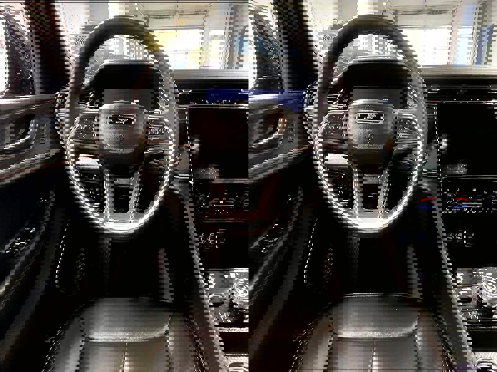 Used 2024 Jeep Grand Cherokee Limited 4xe AWD/4WD image 17