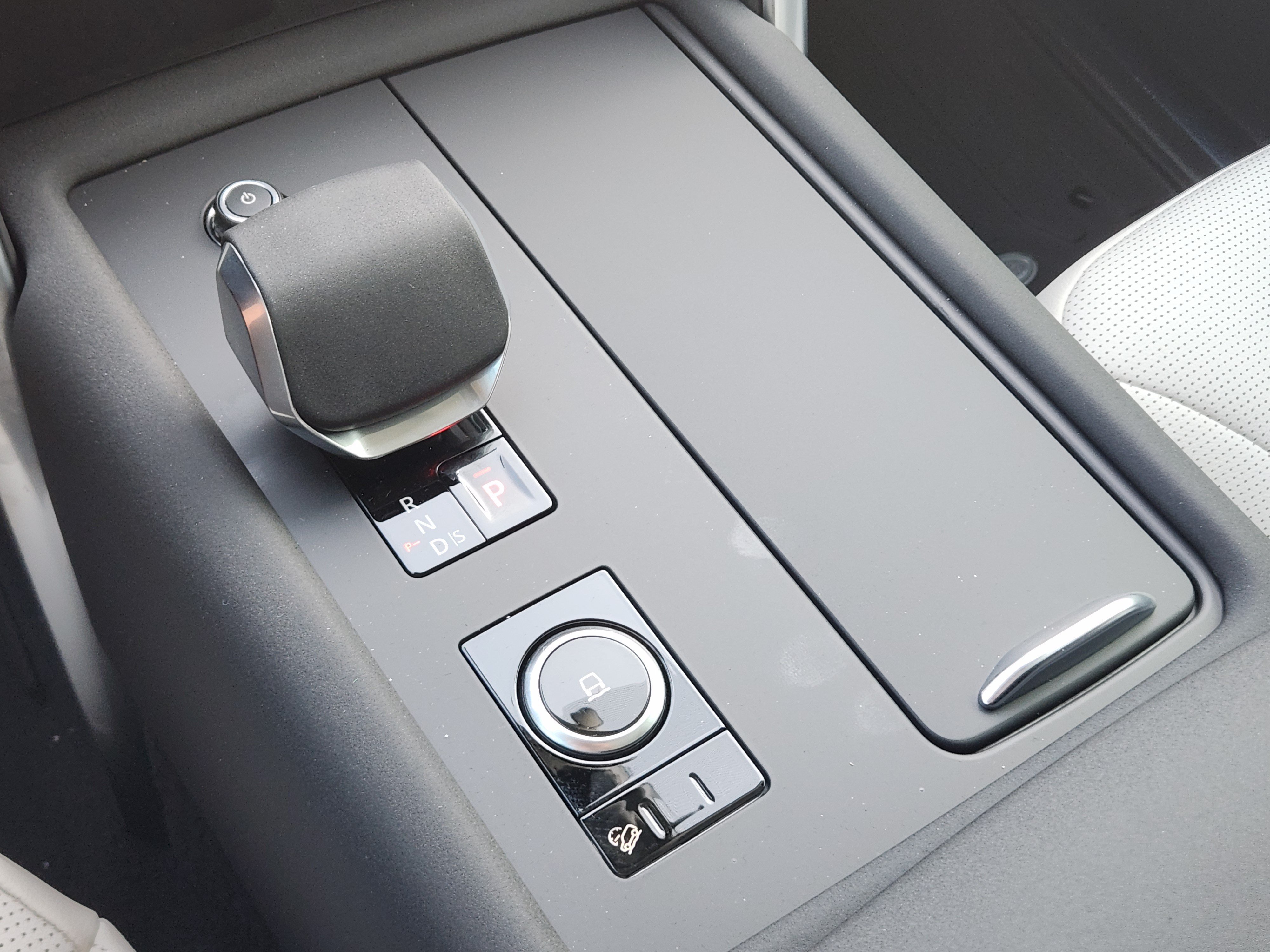 New 2026 Land Rover Discovery Dynamic SE AWD/4WD image 16