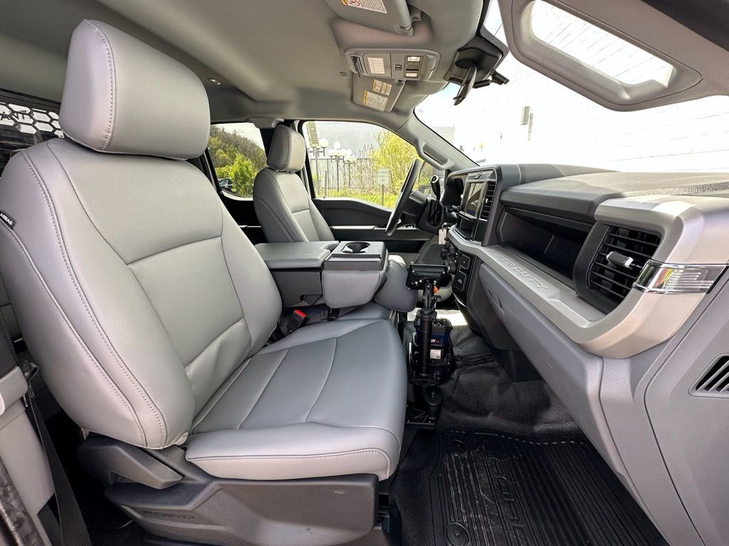 New 2025 Ford F550 4x4 Supercab Super Duty image 27
