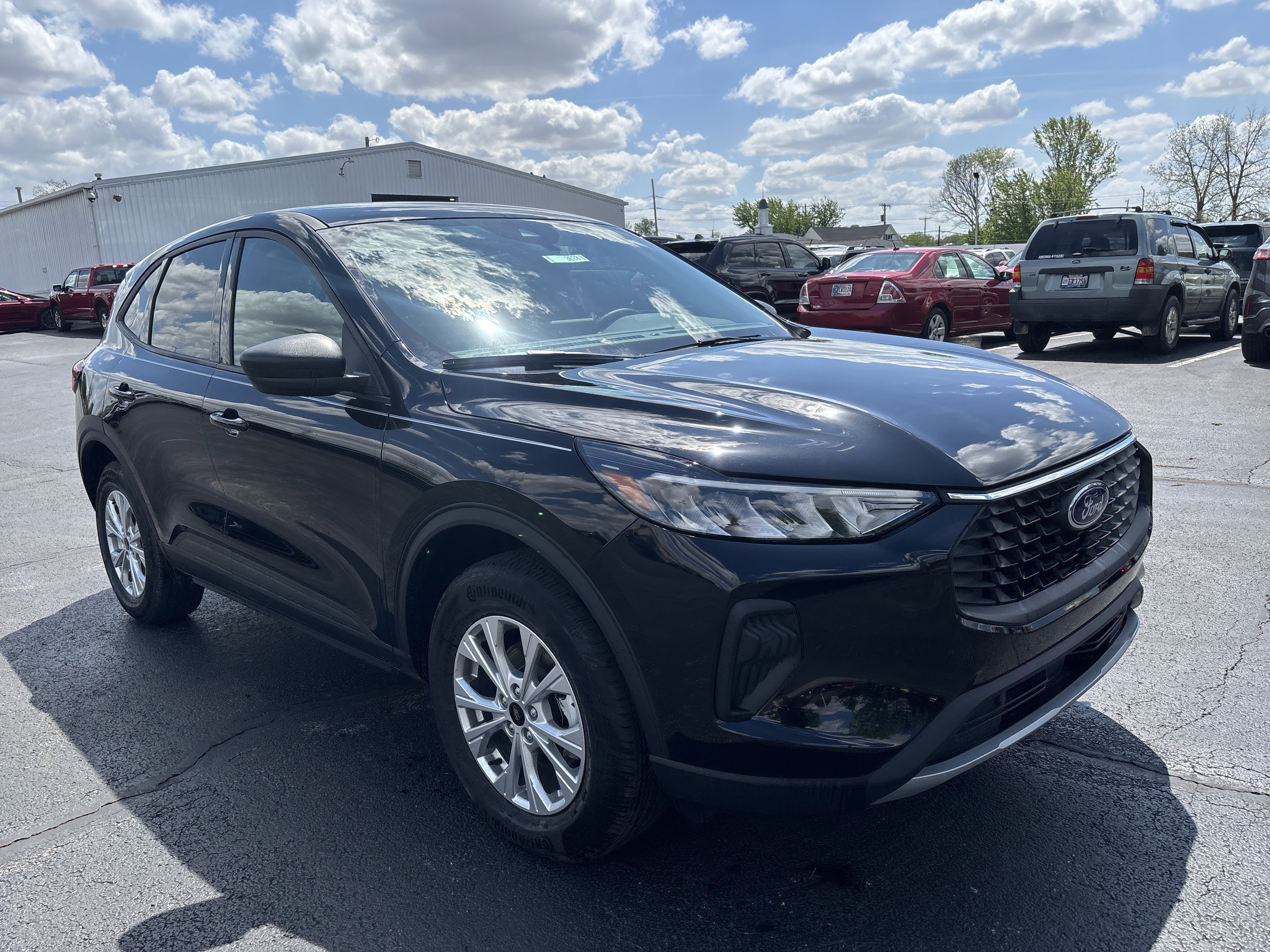 New 2026 Ford Escape Active w/ Tech Pack #1 AWD/4WD image 1