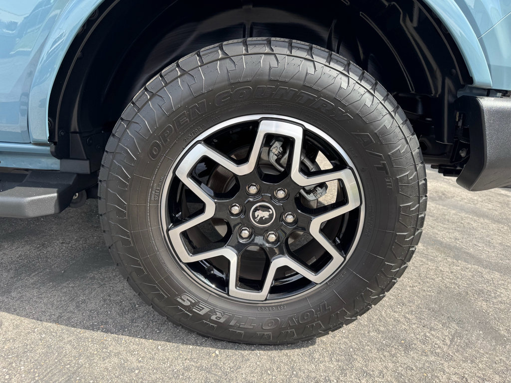 Used 2023 Ford Bronco Outer Banks image 8