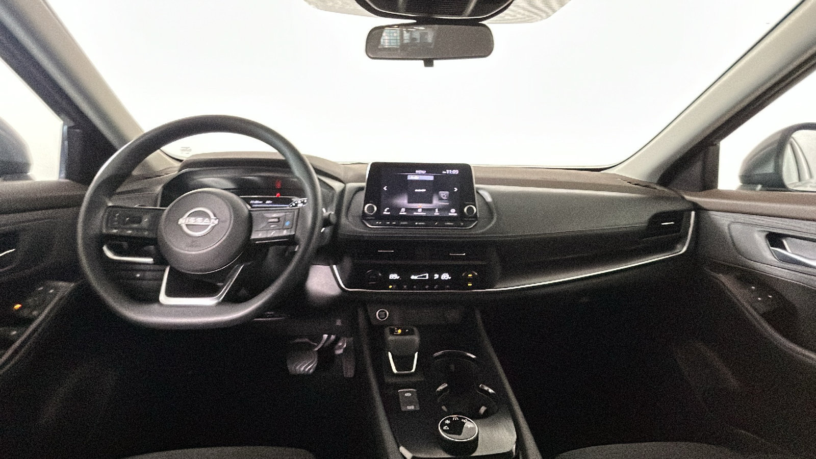 Used 2023 Nissan Rogue SV AWD/4WD image 32